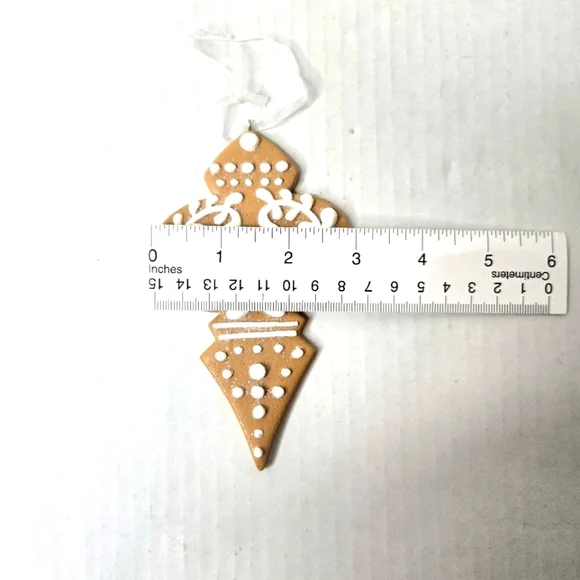 Auld Home Designs, gingerbread style, Set of 8, large Christmas ornaments. - Picture 7 of 11